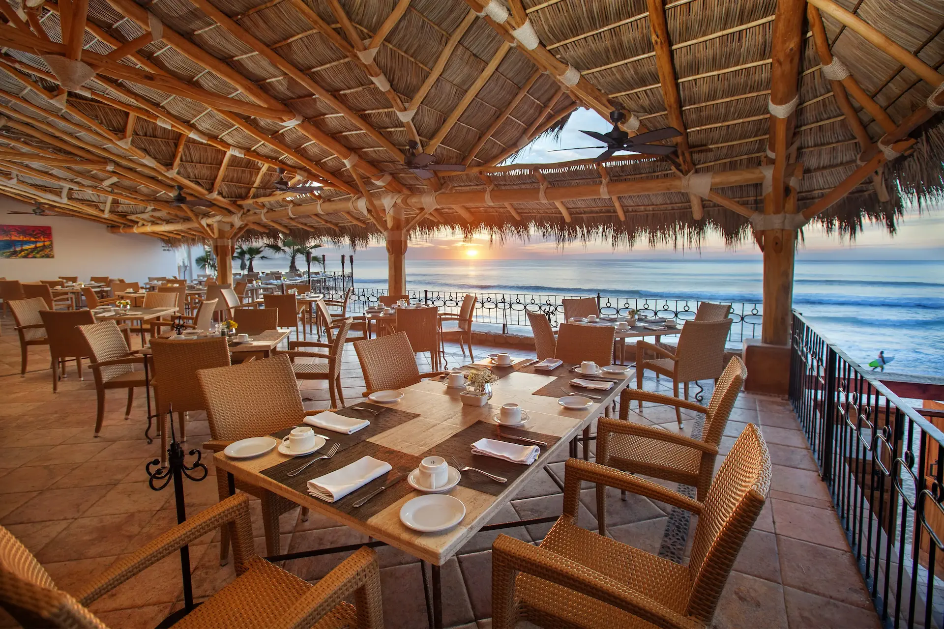oceanfront-restaurant-7-seas-los-cabos-mexico