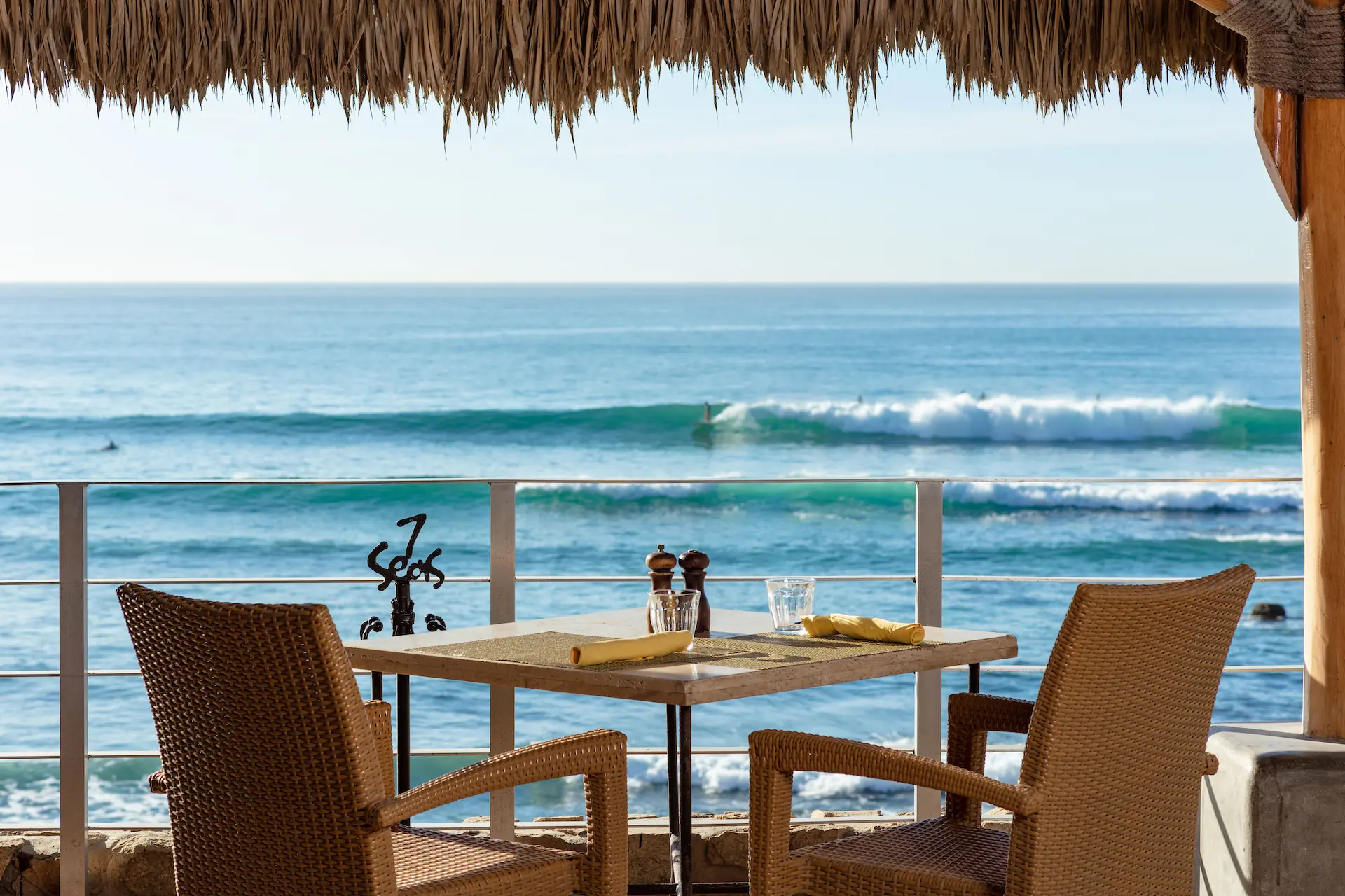 oceanfront-terrace-dining-view-los-cabos-mexico
