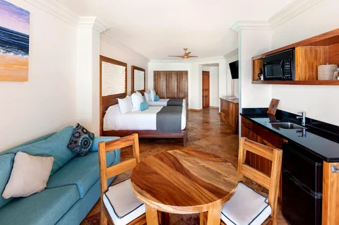 Deluxe Ocean 2 Queen Beds